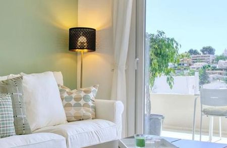 Luxury Flat for rent in Nueva Andalucia, Andalusia - Photo 2