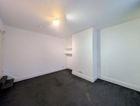 2 bedroom end of terrace house to rent - Photo 5