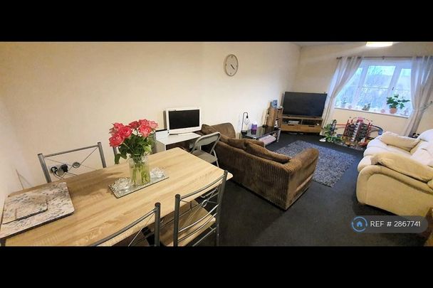 2 bedroom flat to rent - Photo 1