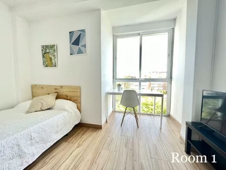 Barriada La Palmilla, Sevilla, Andalusia 41009 - Photo 2