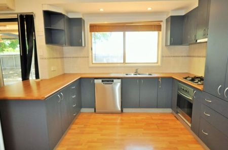 BEAUTIFUL BEROONA - Modern 3x1 Refurbished Home - Photo 3