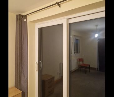 1 Bed Flat, Park Street, LU1 - Photo 2