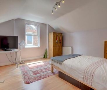 3 bedroom semi-detached house to rent - Photo 6