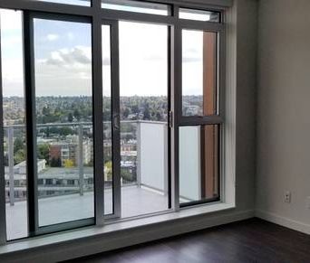 Sub-penthouse VIEW suite in PRIME LOCATION - Photo 2