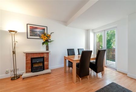 Village Court, Butterfield Avenue, Dublin 14 - Photo 2