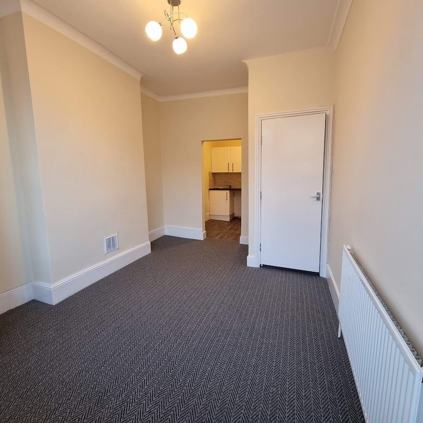 2 Bed Flat, Charlton Church Lane, SE7 - Photo 1