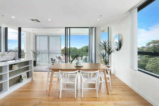 Spectacular panoramic vistas and unrivalled village living - Photo 1