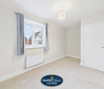 Martin Drive, Kenilworth - Photo 2