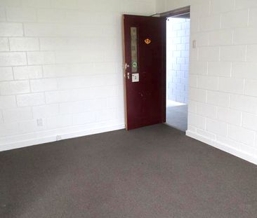 Top floor flat - Photo 4