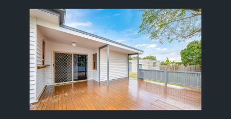 Quaint and Charming! - Photo 2