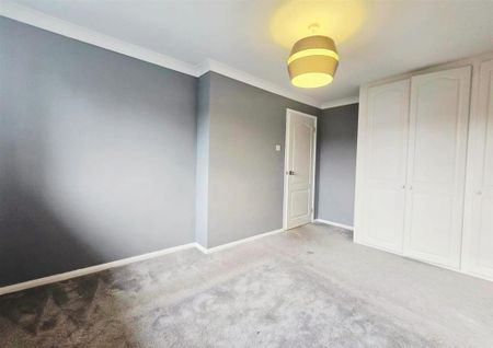 3 bedroom end of terrace house to rent - Photo 3