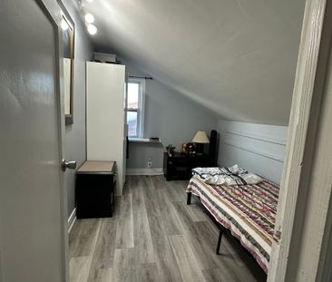 For Lease - 398 Albion Road Unit# Unit B, Toronto, Ontario - Photo 2