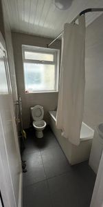 2 Bed Flat, Drayton Waye, HA3 - Photo 4