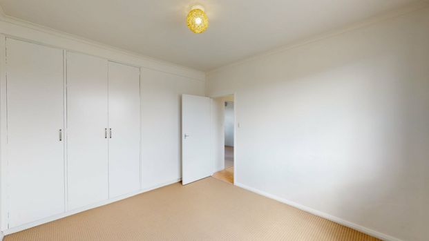 Two-bedroom apartment in the heart of Ascot Vale - Photo 1