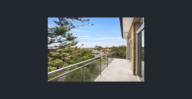 MAGICAL HARBOUR VIEWS AND A PRIZED VILLAGE POSITION - Photo 1