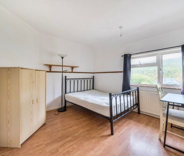 5 bedroom semi-detached house to rent - Photo 5