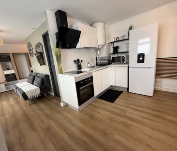 Location Appartement 1 pièce 34m² ST DENIS 97490 - Photo 1