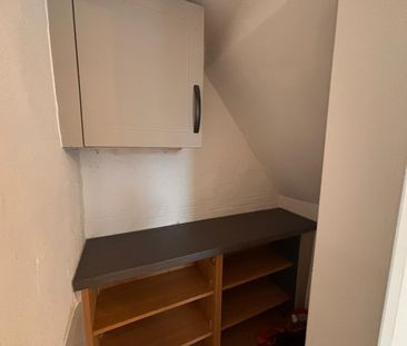 Victoria Crescent - Photo 3