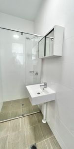 Modern Studio Apartment - Photo 3