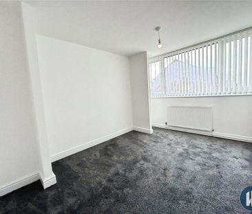 3 bedroom end of terrace house to rent - Photo 2