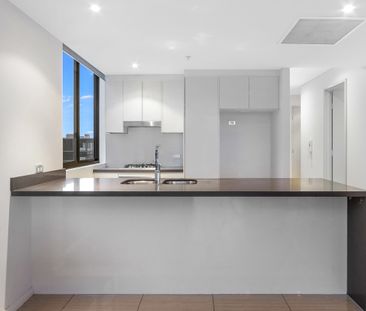 Next to East Village I Large 3-Bedroom Apartment I Double Carspace - Photo 4