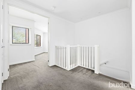 SPACIOUS FAMILY HOME IN PRIME HIGHETT POCKET! - Photo 5