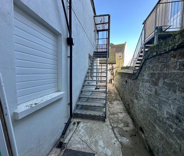 4 bedroom terraced house to rent - Photo 2