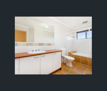 Townhouse for rent - Photo 4