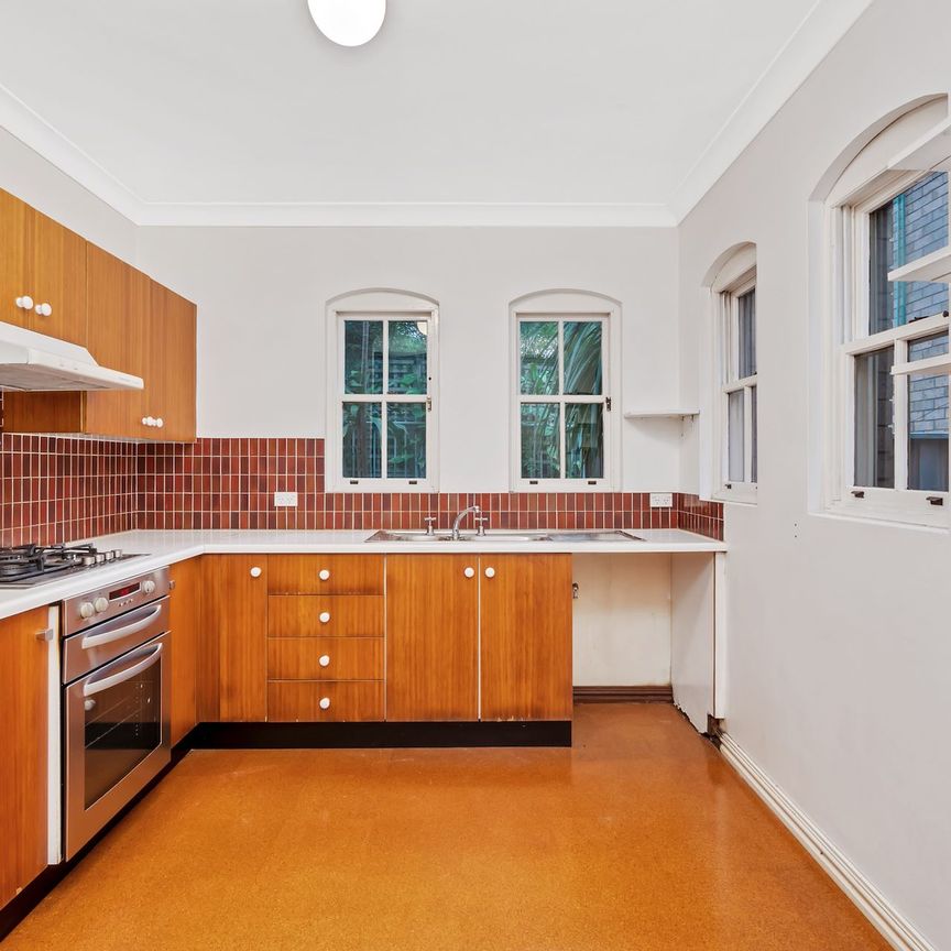 Unit 1/242a St Johns Road, Forest Lodge. - Photo 1