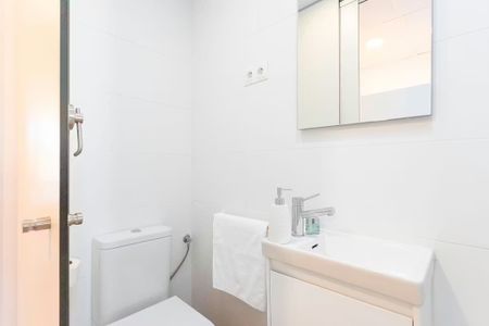 Calle Trinidad Grund, Málaga, Andalusia 29001 - Photo 5