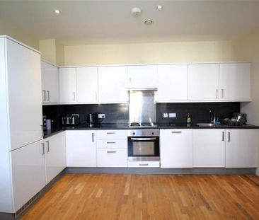 2 bedroom flat to rent - Photo 4