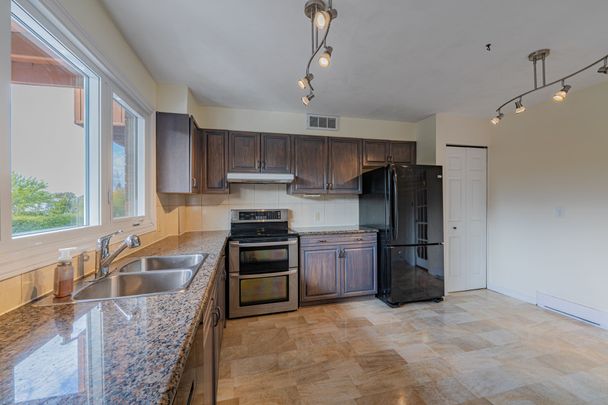 For Lease - 208 STRATAS Court, Kanata, Ontario - Photo 1