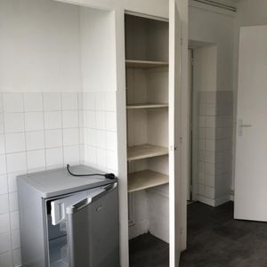 A LOUER REZE PONT ROUSSEAU - Appt T1 RDC - TERRASSE CAVEAU - STATIONNEMENT EXTERIEUR - Photo 2