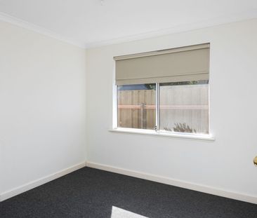 Neat as a pin! - Photo 6