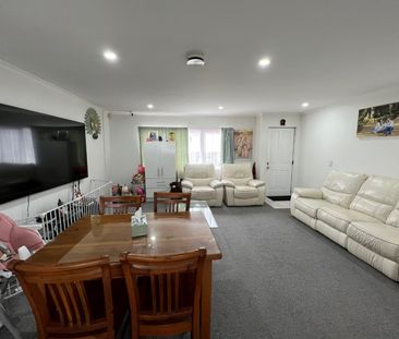 Unit 1, 11 Kirklow Place, Goodwood Heights, Auckland - Photo 4