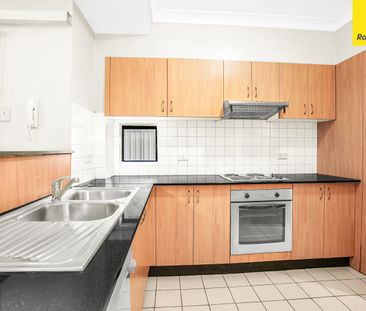 GROUND FLOOR APARTMENT CLOSE TO ALL AMENTIES - Photo 2