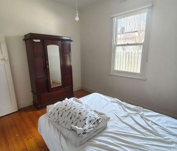 Geelong West - Photo 6