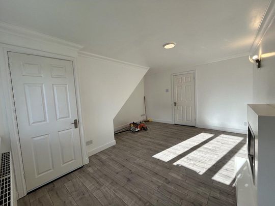 2 bedroom semi-detached house to rent - Photo 1