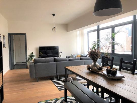 Mooi appartement met 2 slaapkamers, ruime woonkamer gelegen vlakbij de markt van Maaseik. - Foto 1