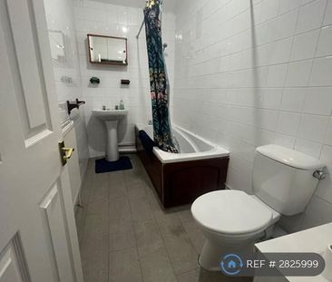 2 bedroom maisonette to rent - Photo 4