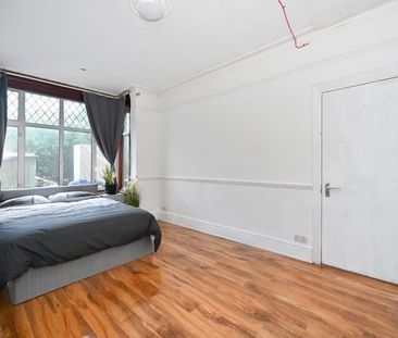 Room in a Shared House, Morden Road, SW19 - Photo 2