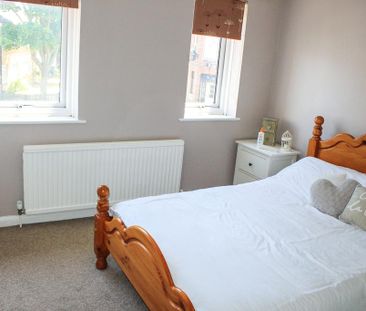 2 bedroom terraced house to rent - Photo 4