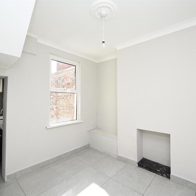 50 Lisburn Avenue, Belfast, BT9 7FX - Photo 1