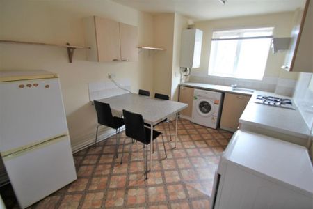 2 bedroom apartment to rent - Photo 4