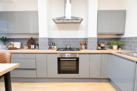 4 bedroom apartment to rent - Photo 2