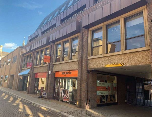 Cross Street Court Studio 6 - Photo 1