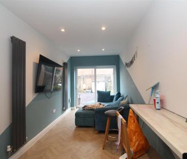 5 bedroom private hall to rent - Photo 2