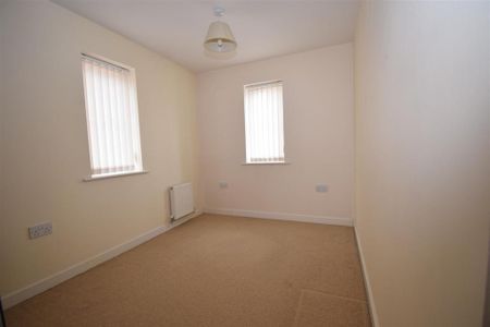 3 bedroom detached house to rent - Photo 4