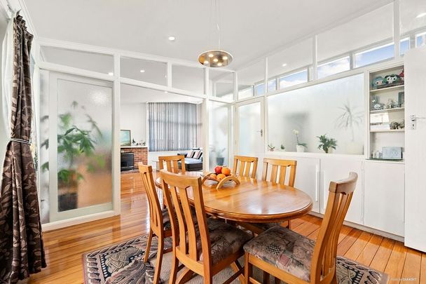 Beautiful and Spacious House in Ellerslie - Photo 1