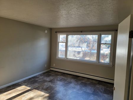 1 Bedroom Unit Near Hospital! First Month Rent Free!!! - Photo 5